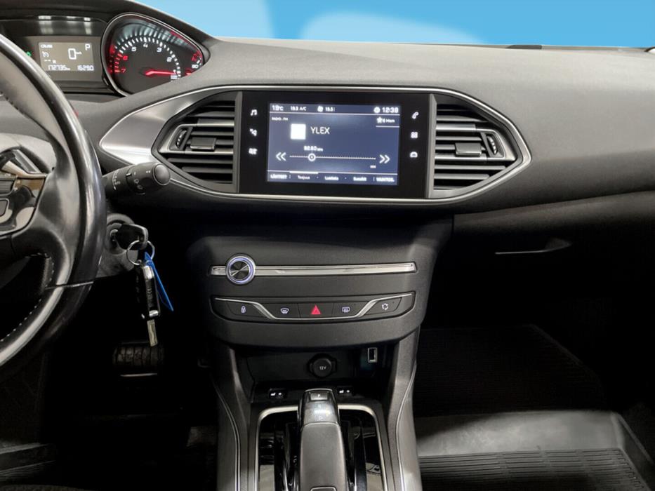 PEUGEOT 308 2018