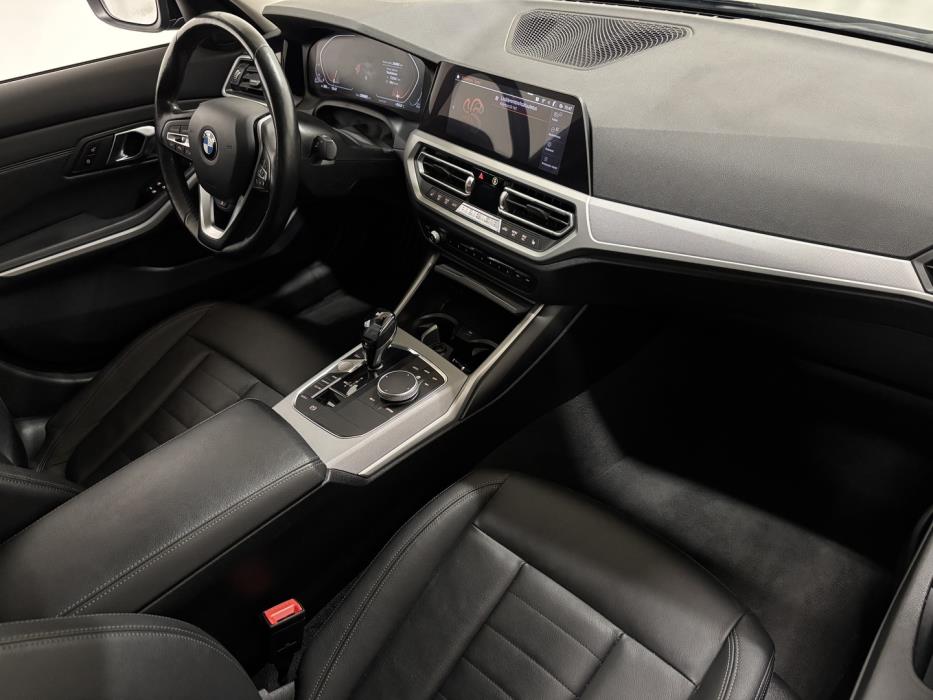 BMW 320 2019