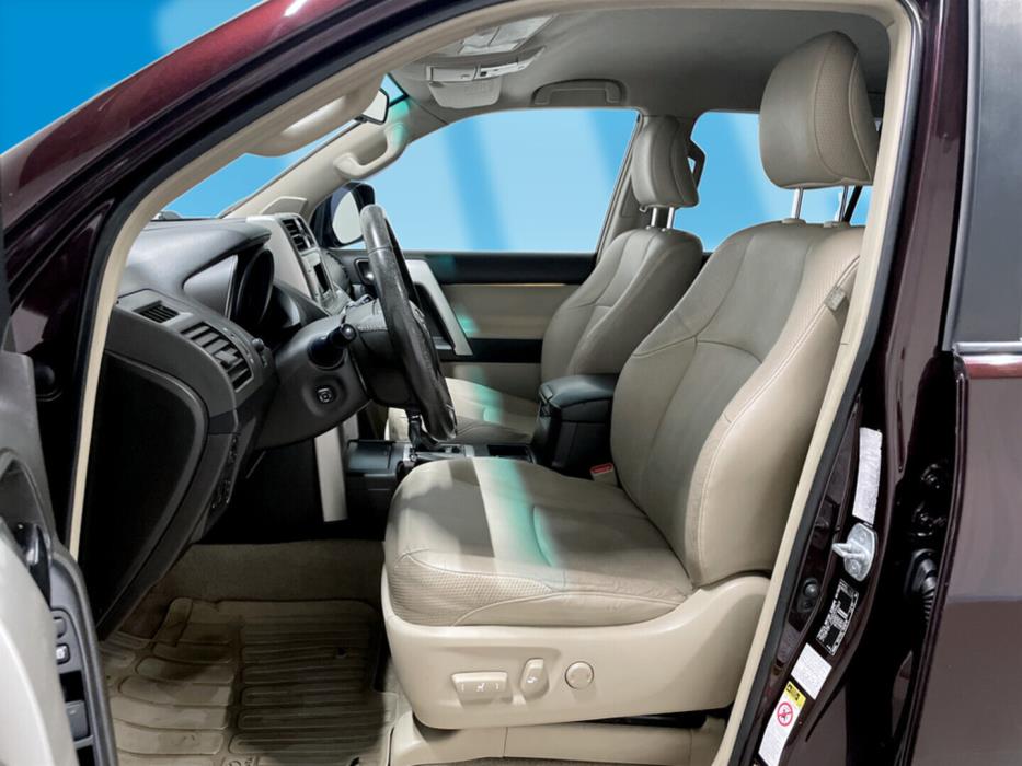 TOYOTA Land Cruiser 2010
