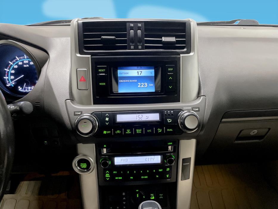 TOYOTA Land Cruiser 2010