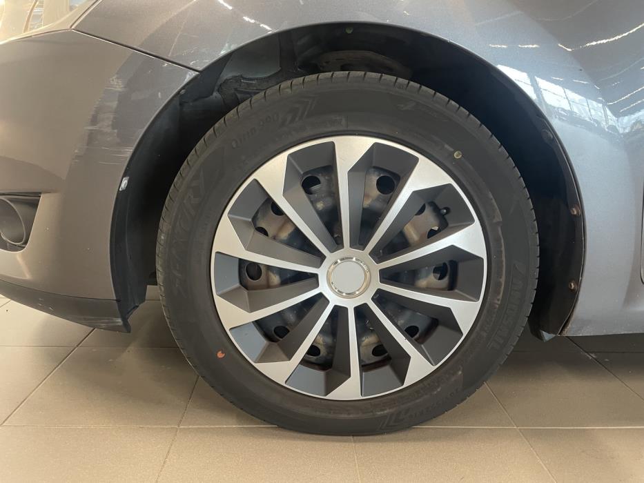 TOYOTA Auris 2009