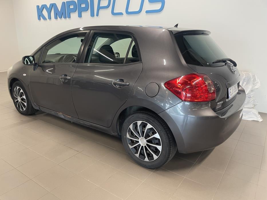 TOYOTA Auris 2009