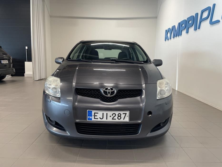 TOYOTA Auris 2009