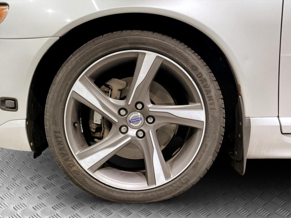 VOLVO V70 2013