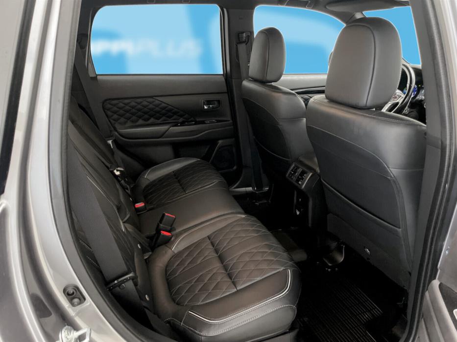 MITSUBISHI Outlander PHEV 2020