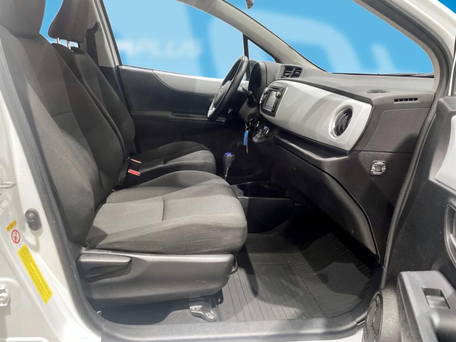 TOYOTA Yaris 2013