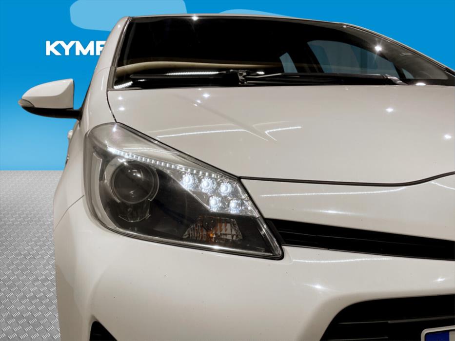 TOYOTA Yaris 2013