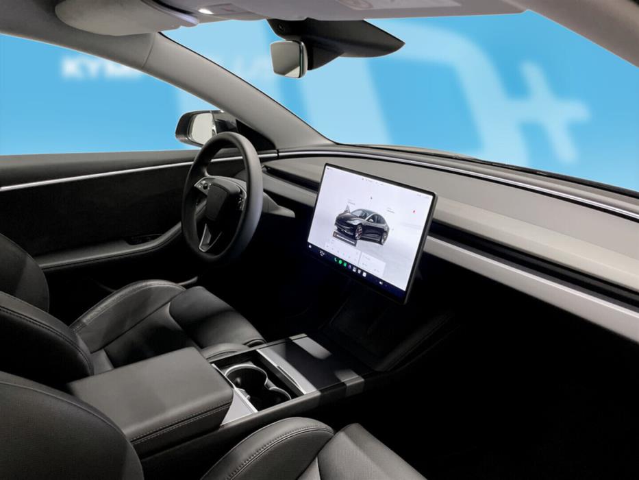 TESLA Model 3 2024