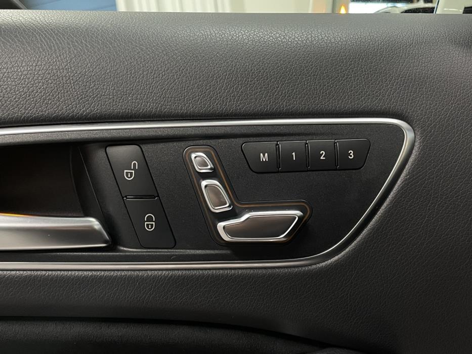 MERCEDES-BENZ A 2016