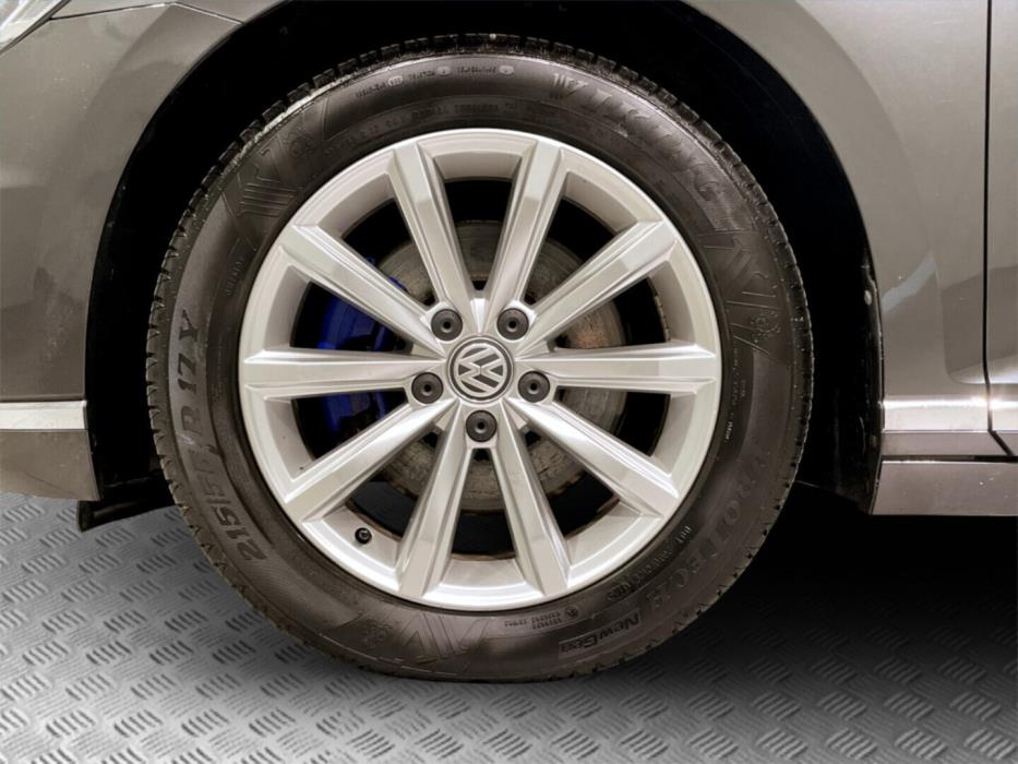 VOLKSWAGEN Passat 2018