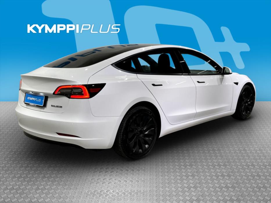 TESLA Model 3 2021