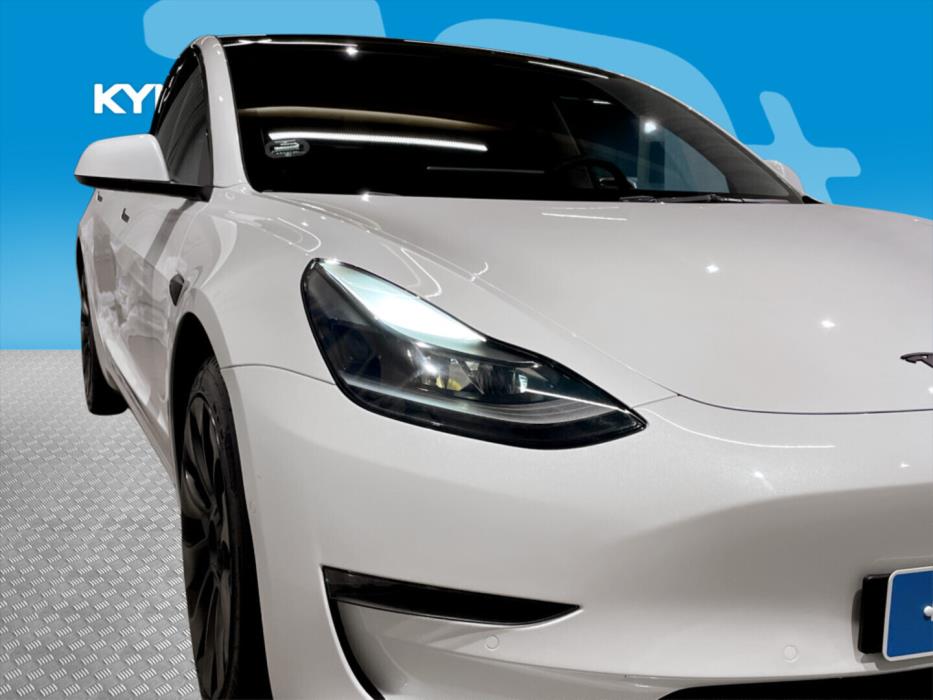 TESLA Model 3 2021