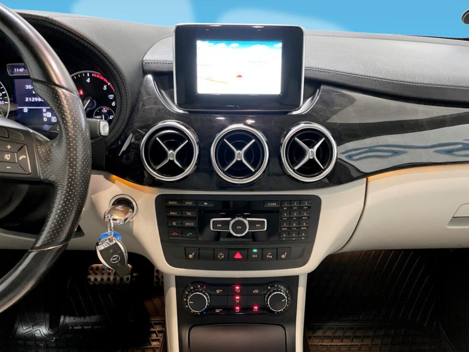 MERCEDES-BENZ B 2012