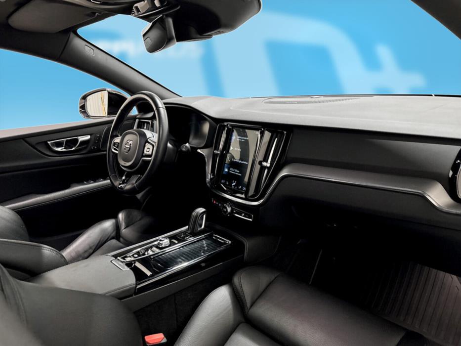 VOLVO V60 2020