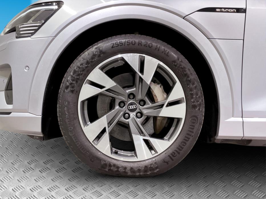 AUDI e-tron 2021