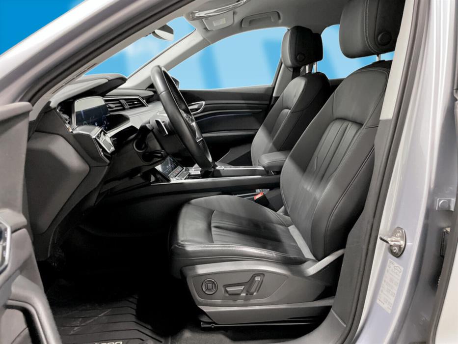 AUDI e-tron 2021