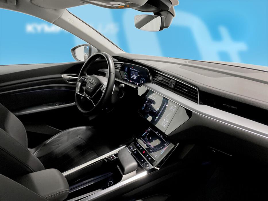 AUDI e-tron 2021