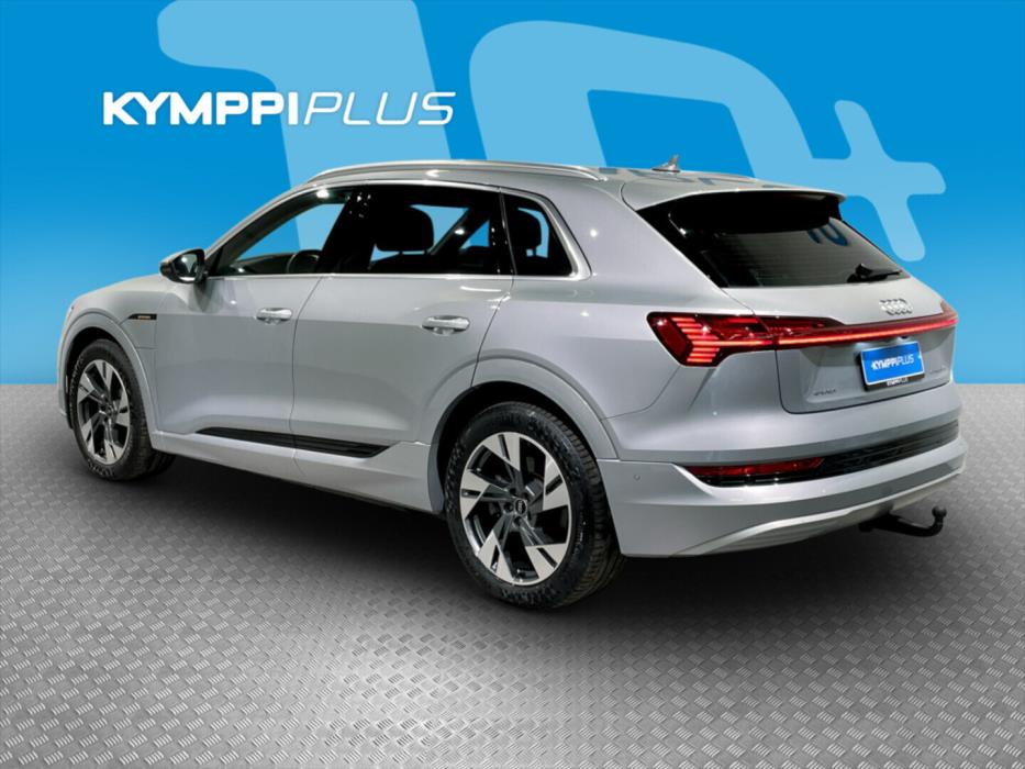 AUDI e-tron 2021