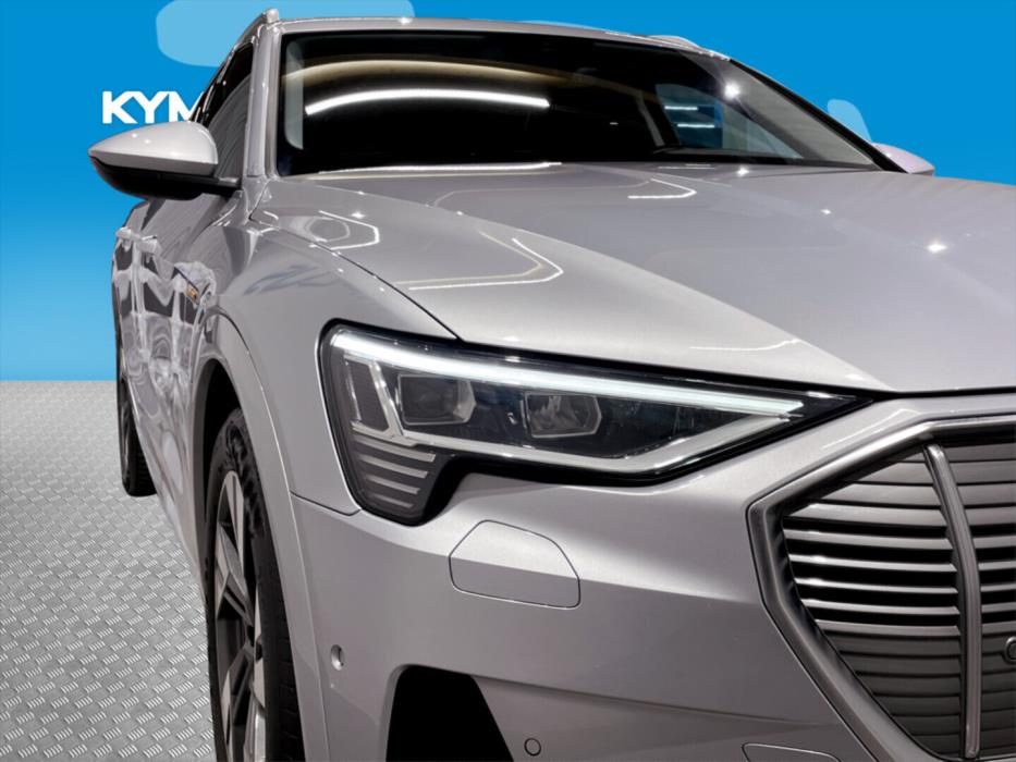 AUDI e-tron 2021