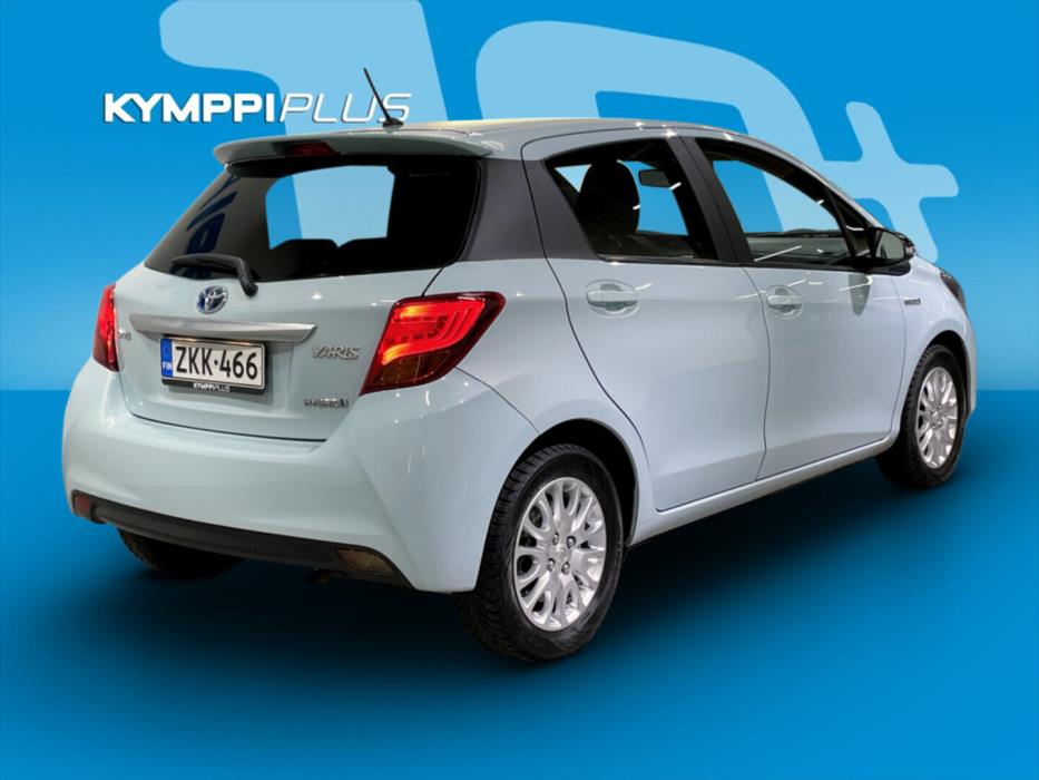 TOYOTA Yaris 2015