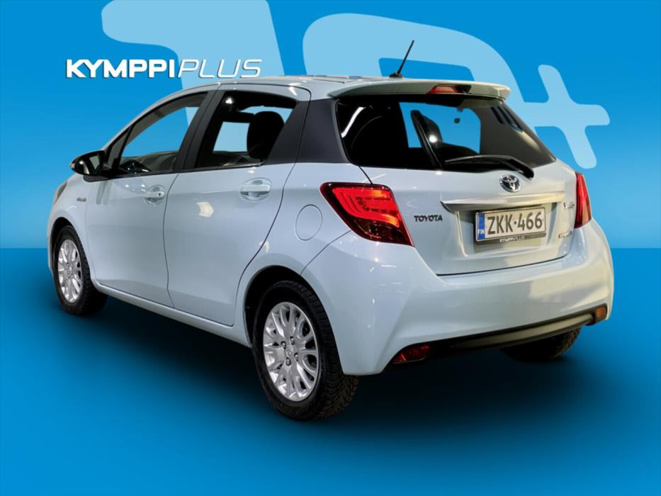 TOYOTA Yaris 2015