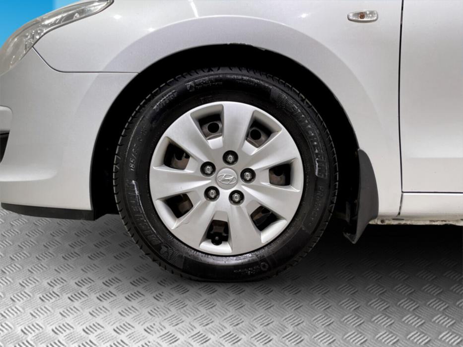 HYUNDAI i30 2009