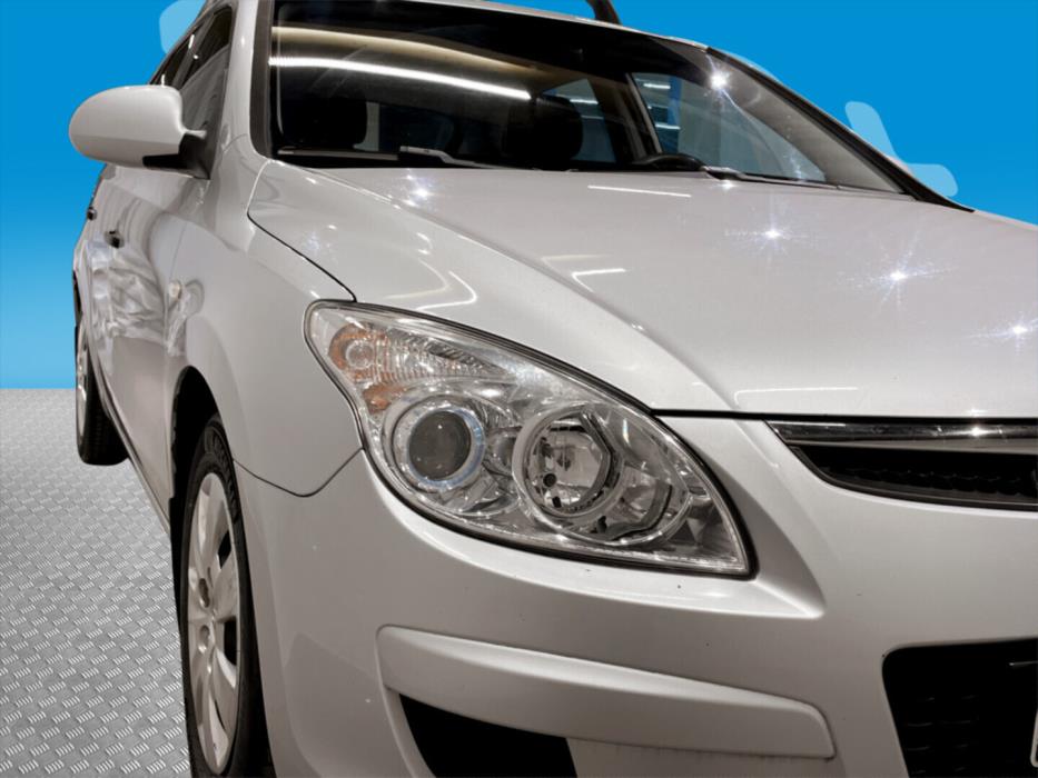 HYUNDAI i30 2009