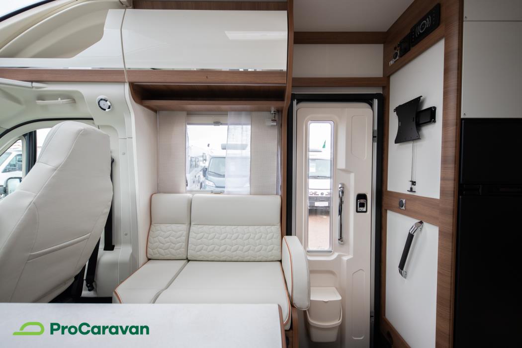 RAPIDO 696F R65 Edition TULOSSA 2026