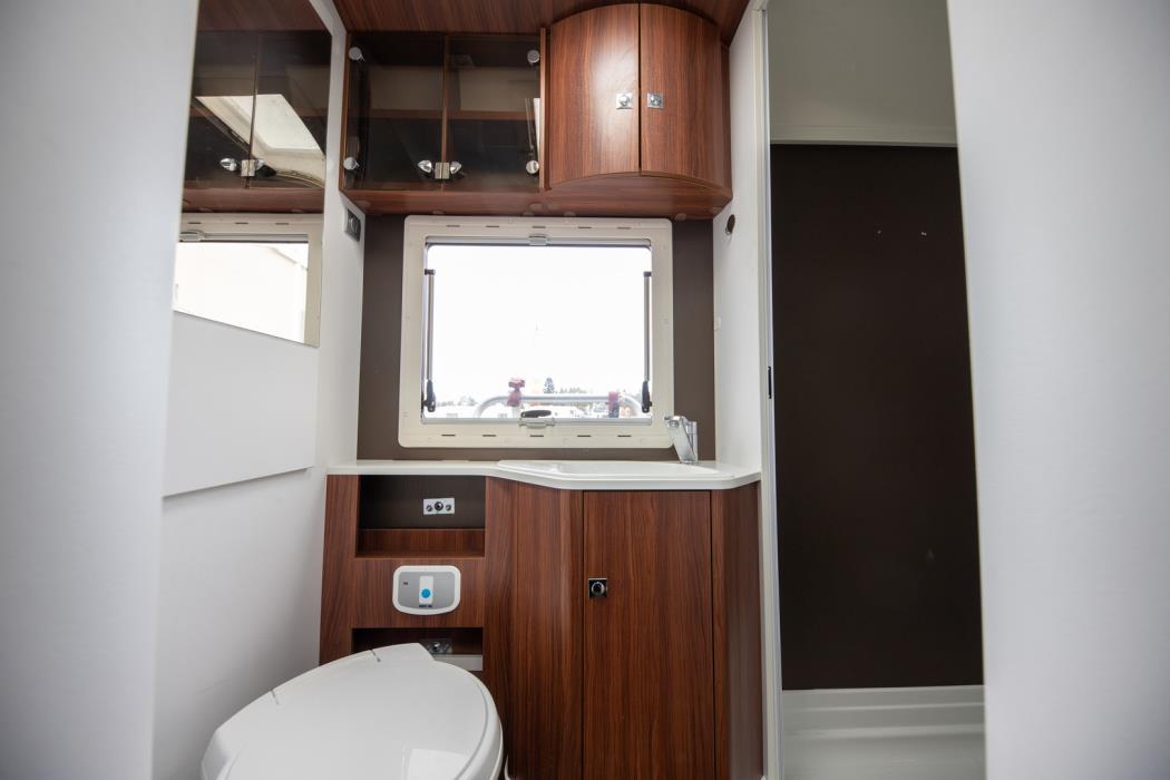 ADRIA Coral Supreme S 670 SLT 2015