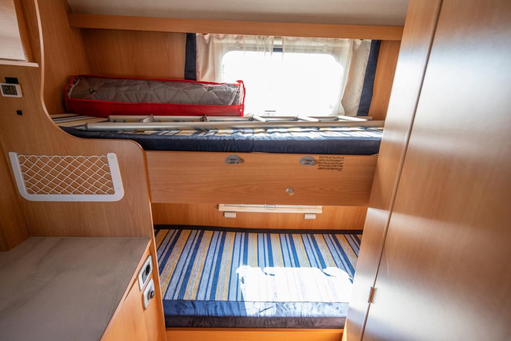 ELNAGH Baron 37 2009