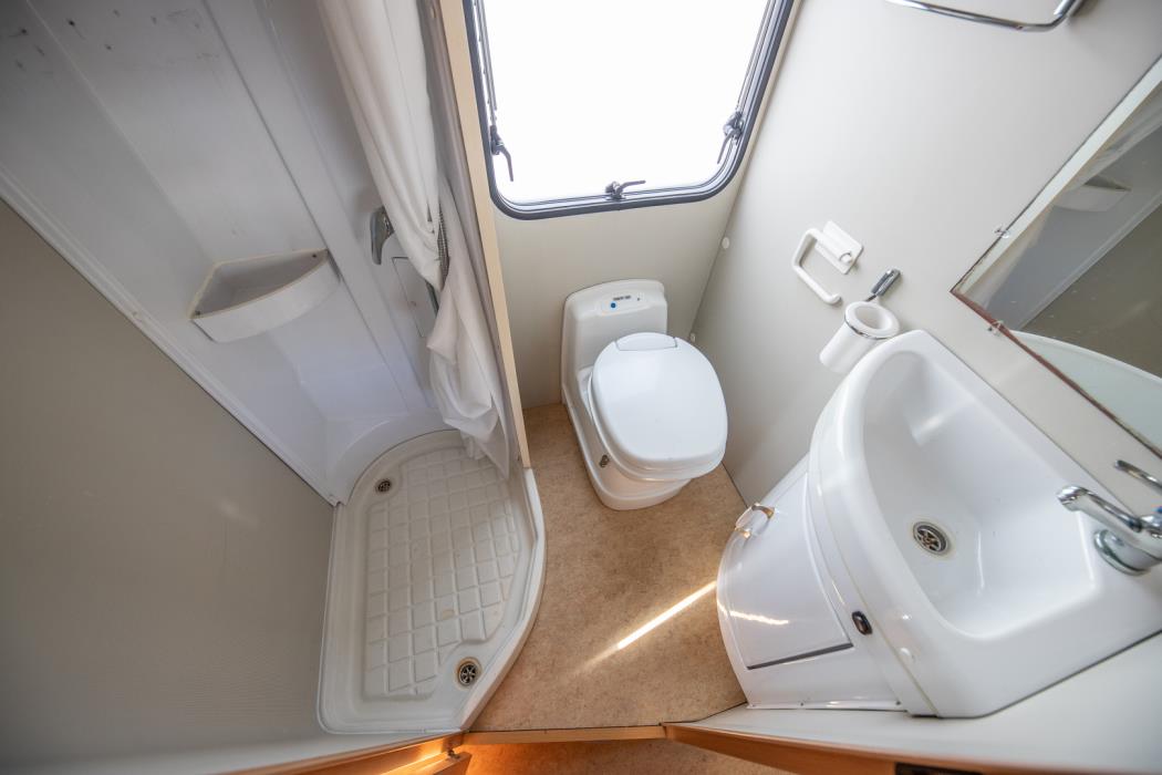 ELNAGH Baron 37 2009