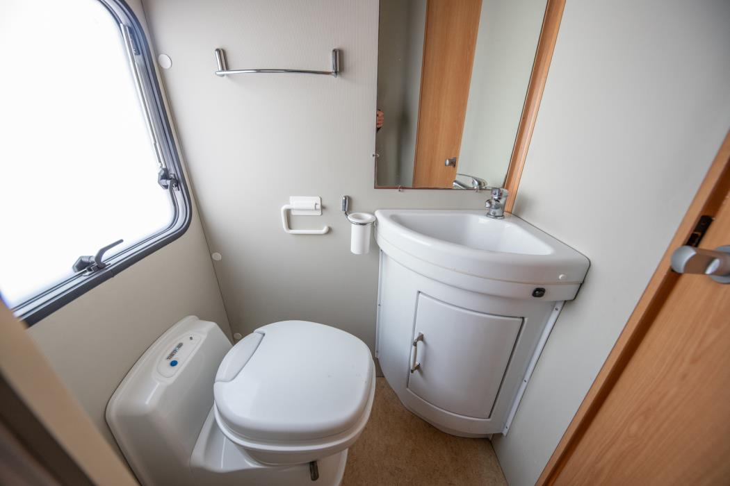 ELNAGH Baron 37 2009