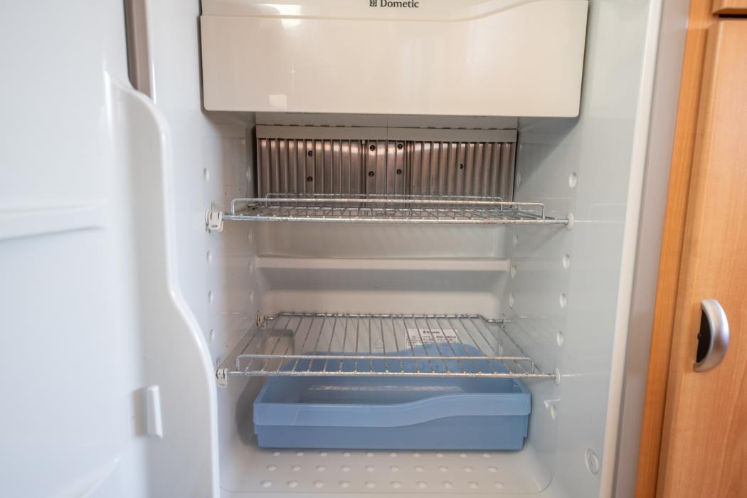 ELNAGH Baron 37 2009