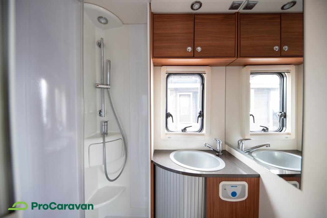 ADRIA Matrix M 680SL 2011