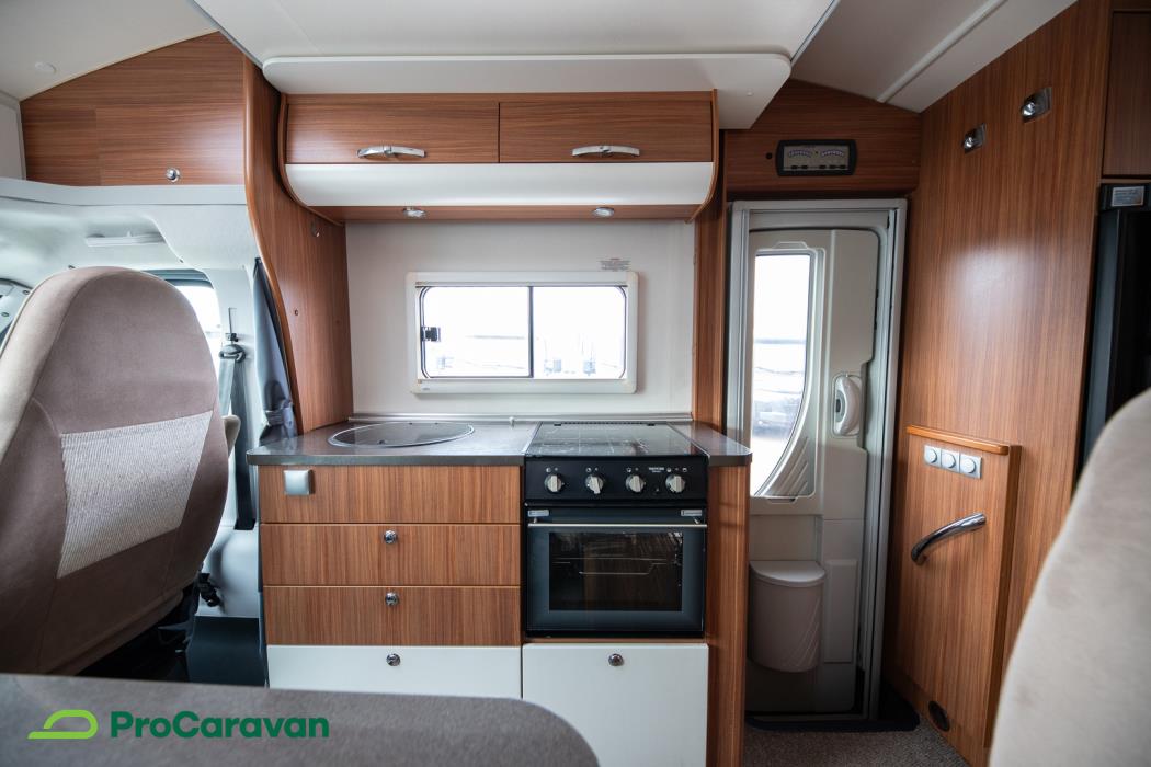 ADRIA Matrix M 680SL 2011