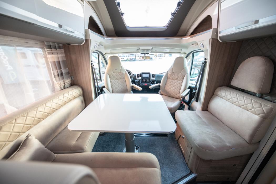 ADRIA Matrix M 670 SL 2018