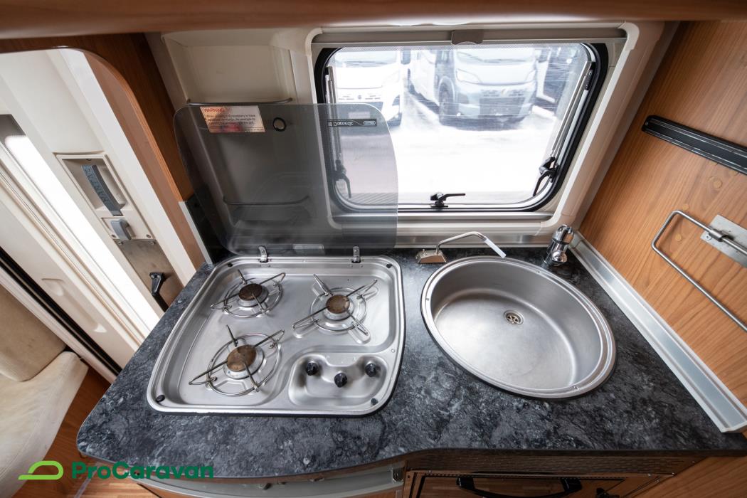 BÜRSTNER Aviano I640 2008