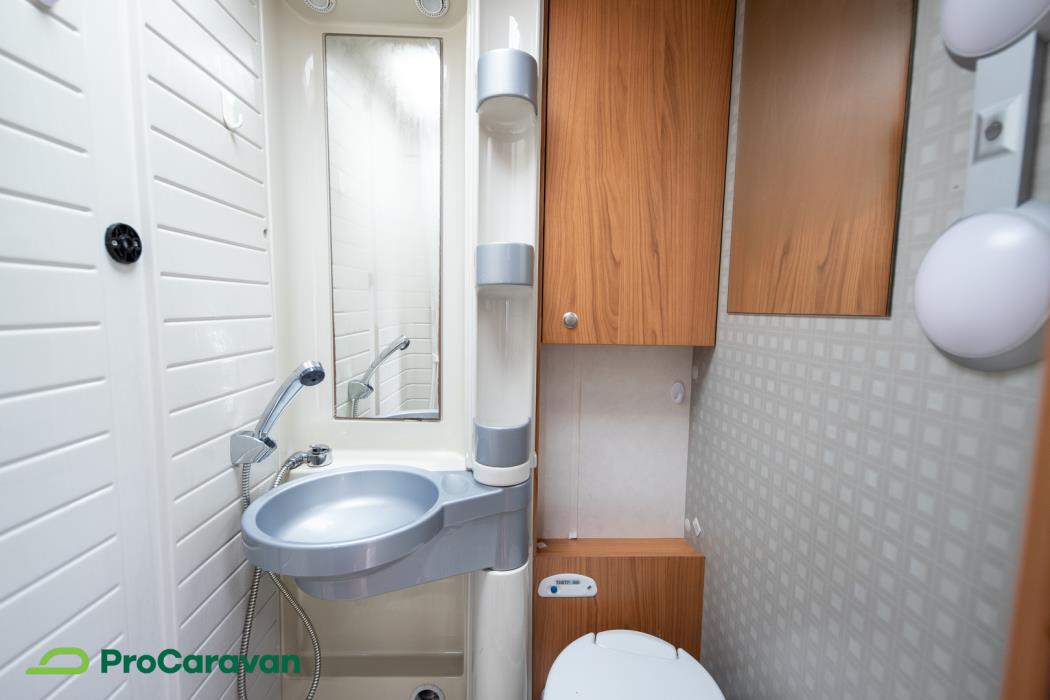 BÜRSTNER Aviano I640 2008