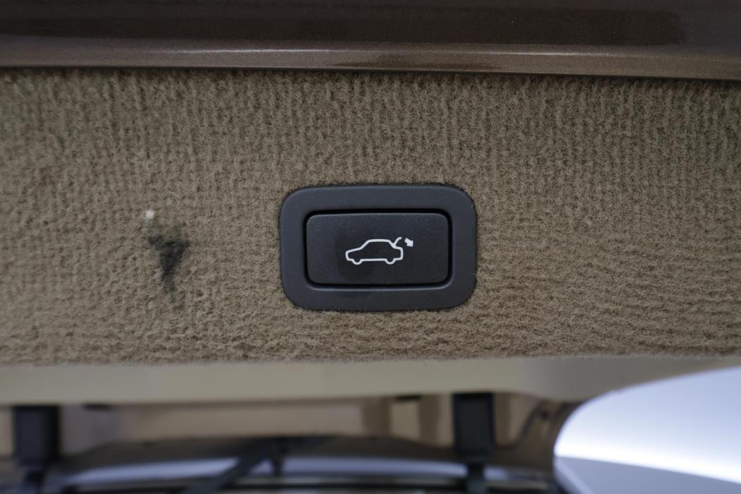 VOLVO V70 2014