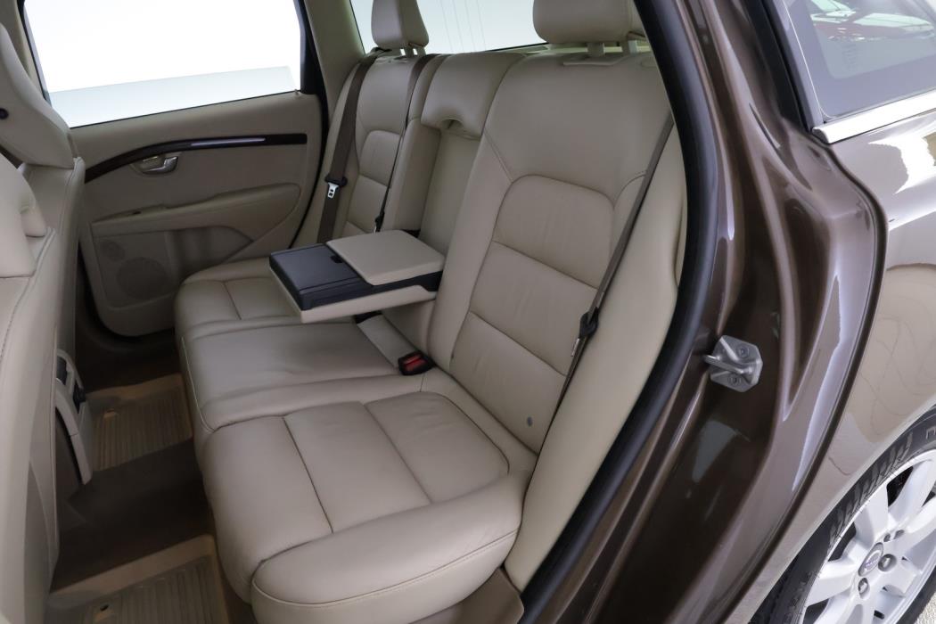 VOLVO V70 2014