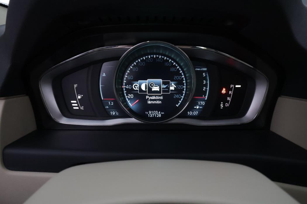 VOLVO V70 2014