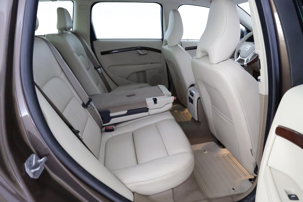 VOLVO V70 2014