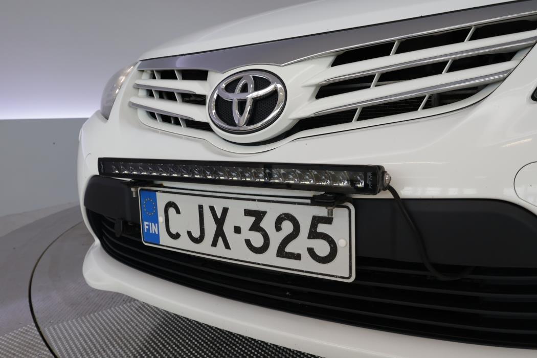 TOYOTA Avensis 2015