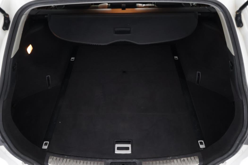 TOYOTA Avensis 2015