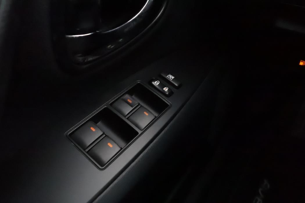 TOYOTA Avensis 2015