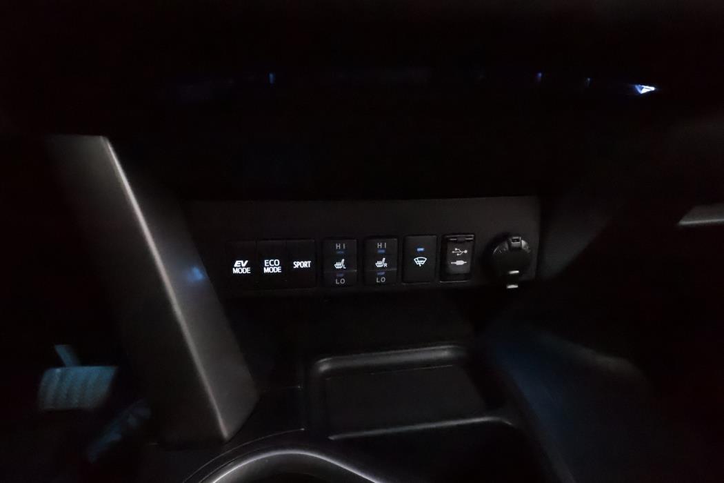 TOYOTA RAV4 2018