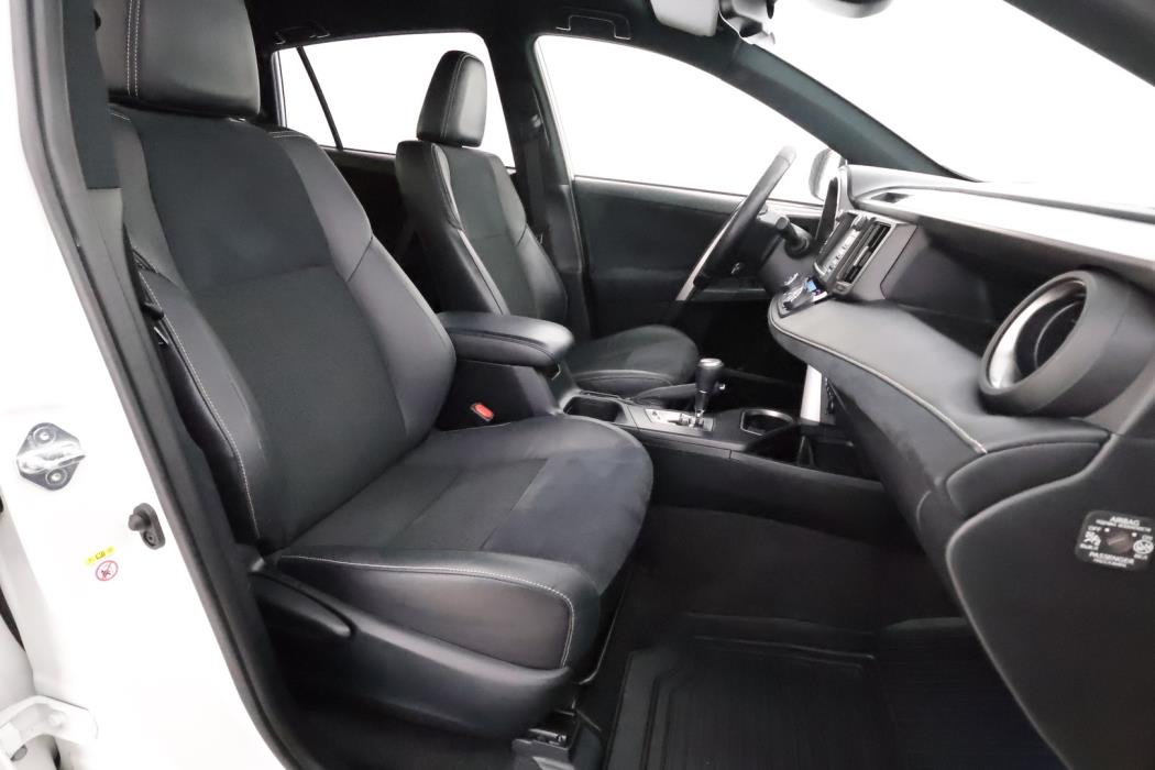 TOYOTA RAV4 2018