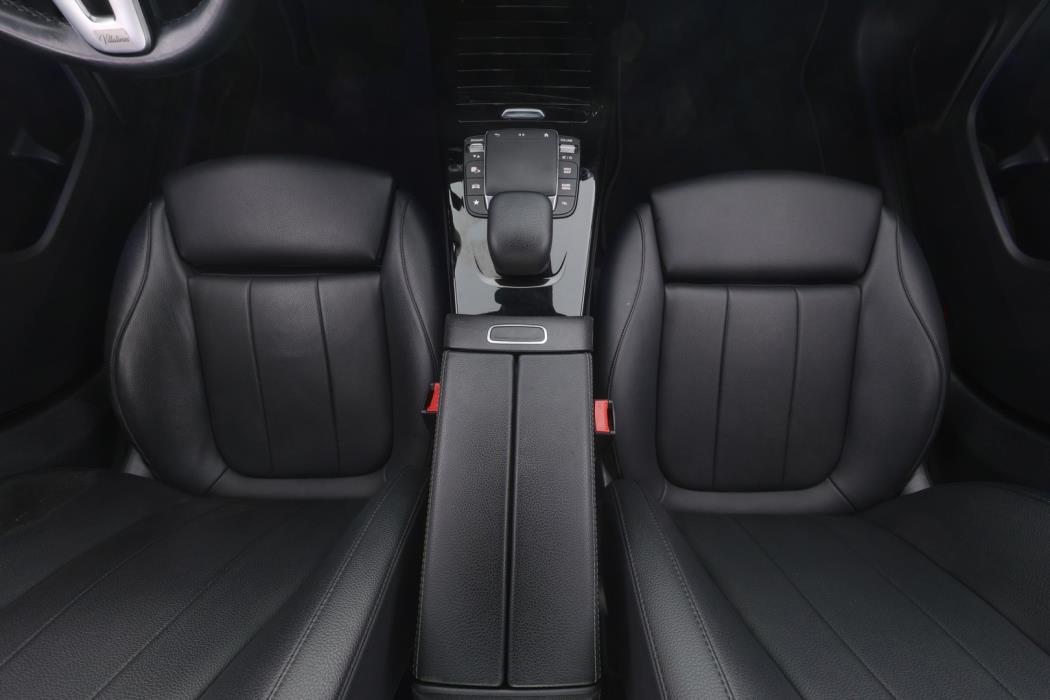 MERCEDES-BENZ A 2020