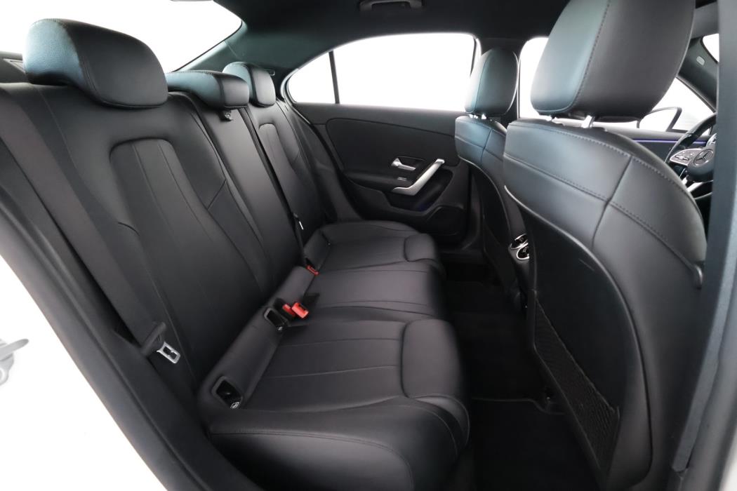 MERCEDES-BENZ A 2020