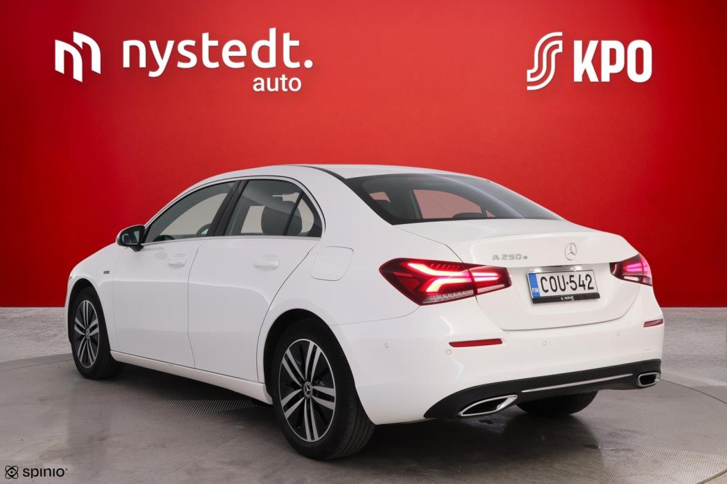 MERCEDES-BENZ A 2020